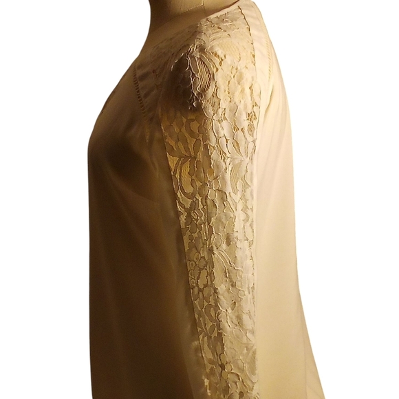 Express- Cream Colored Top, Lace Shoulders, Arms & Trim. 3/4 Sleeves, Size M - Picture 8 of 14